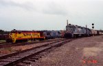 CSX 2563 and others outside the yard office